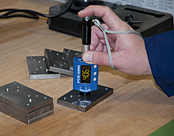 SACLMD Testeur de dureté pour Les métaux,Testeur de Dureté Numérique,Kit de  Test numérique de dureté des métaux,échelle de Duromètre Haute Précision